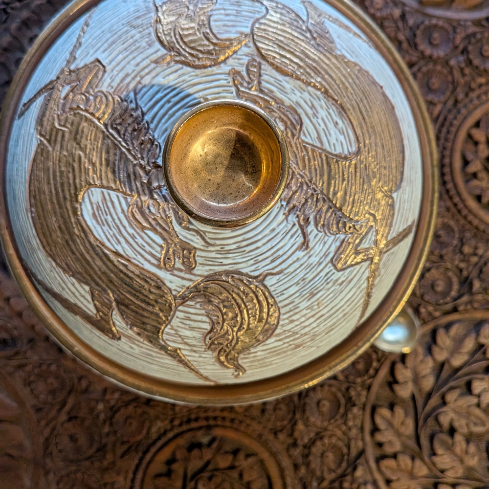 Elegant‎ Gold and Cream Decorative Bowl - Picture 11 of 13